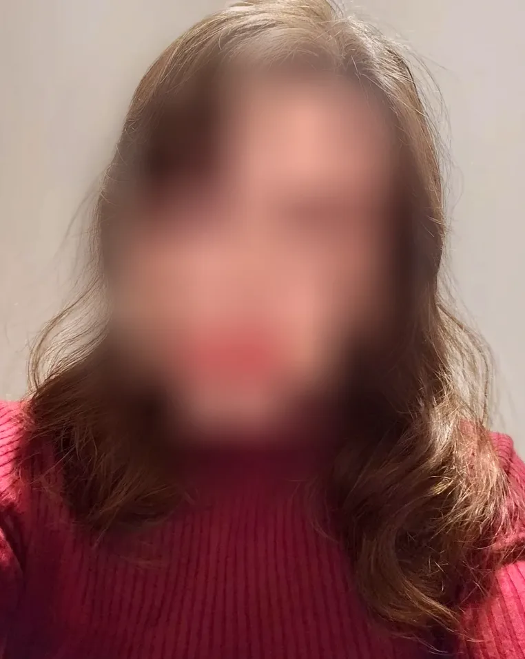Julia, 26 años